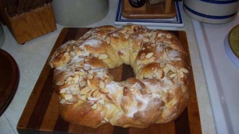 Impress with a Cardamom Wreath Breakfast Treat